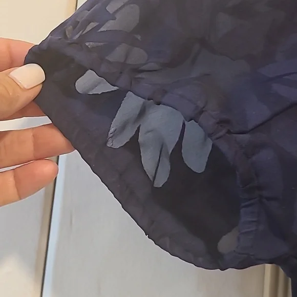 Lilly Pulitzer Short Sleeve Blouse, Color Blue, Size Medium 💙 - Picture 7 of 9